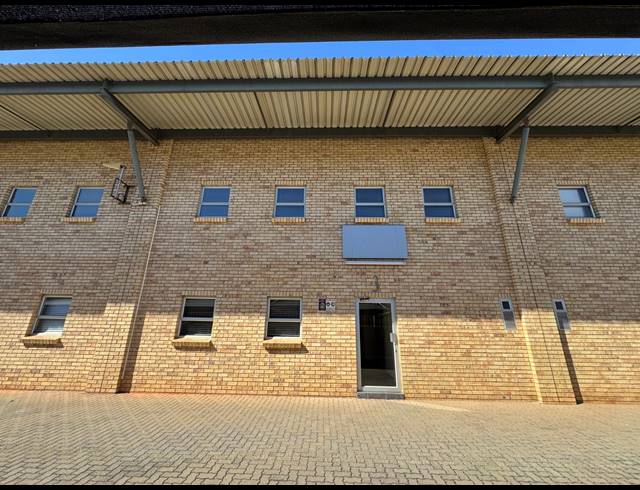 249M² WAREHOUSE TO LET IN CHAMDOR
